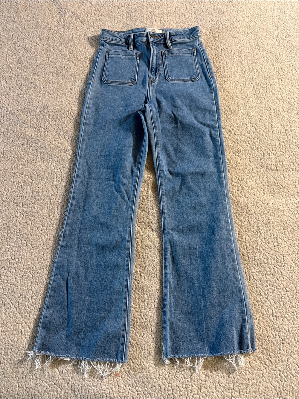 Hidden High-Rise Blue Flared Women's Jeans with Frayed Hem Size 26